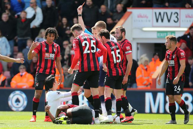  特里皮尔精准任意球绝杀伯恩茅斯  