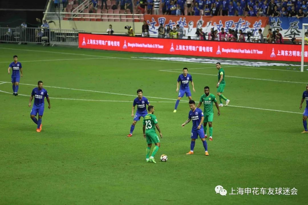  科隆主场十人应战，顽强逼平拜仁慕尼黑  