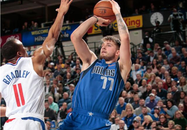  独行侠新秀惊艳，东契奇助攻数破千成最年轻  