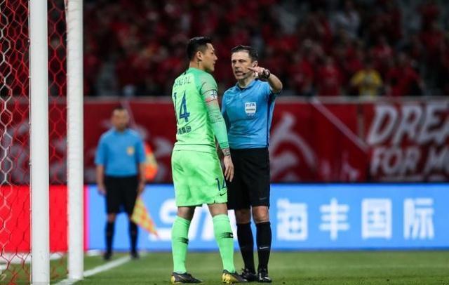  法甲历史性，首次启用VAR判定关键球  
